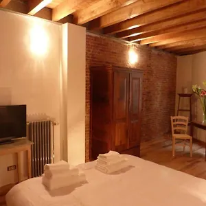  Séjour chez l'habitant L'auberge De L'éclipse